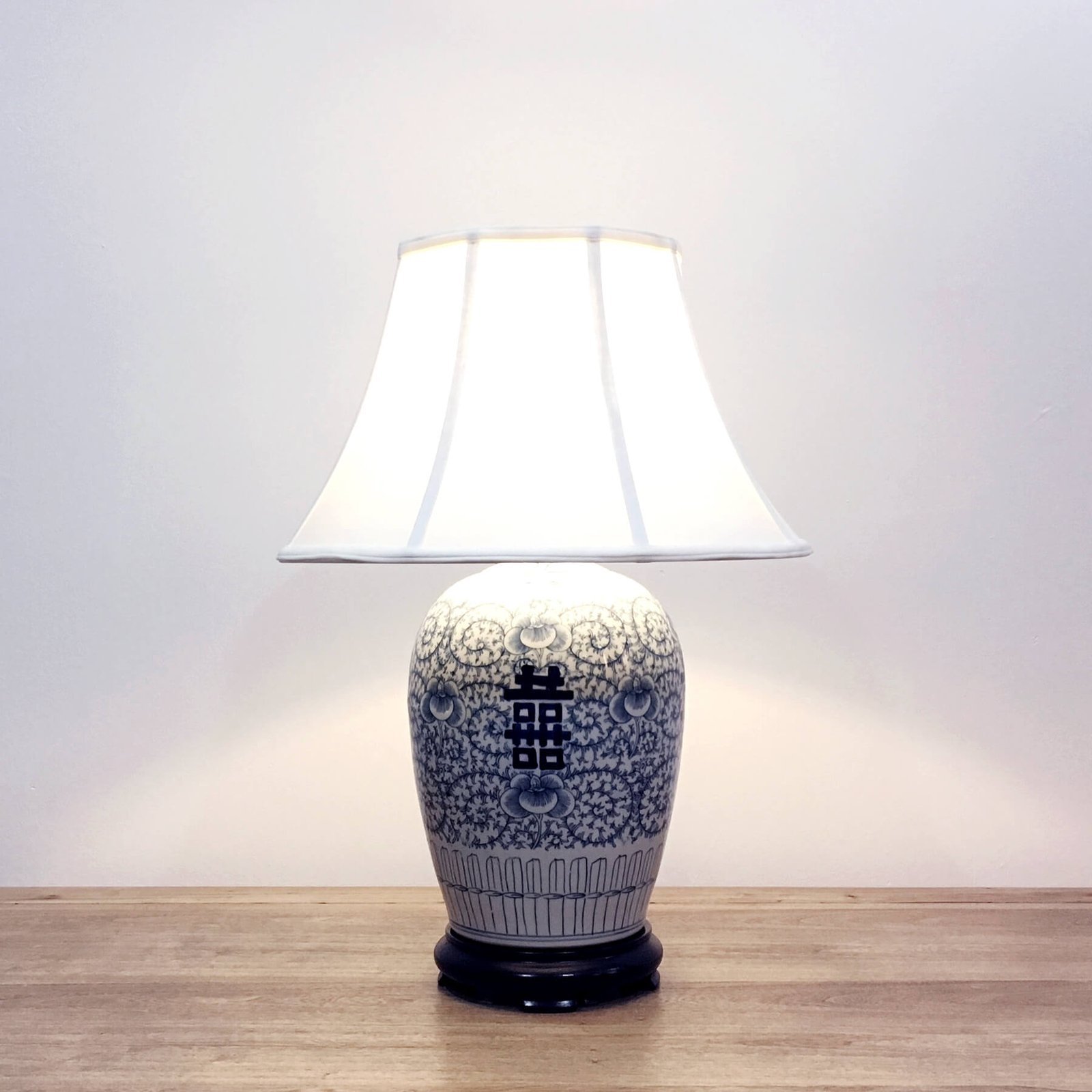 white vase table lamp