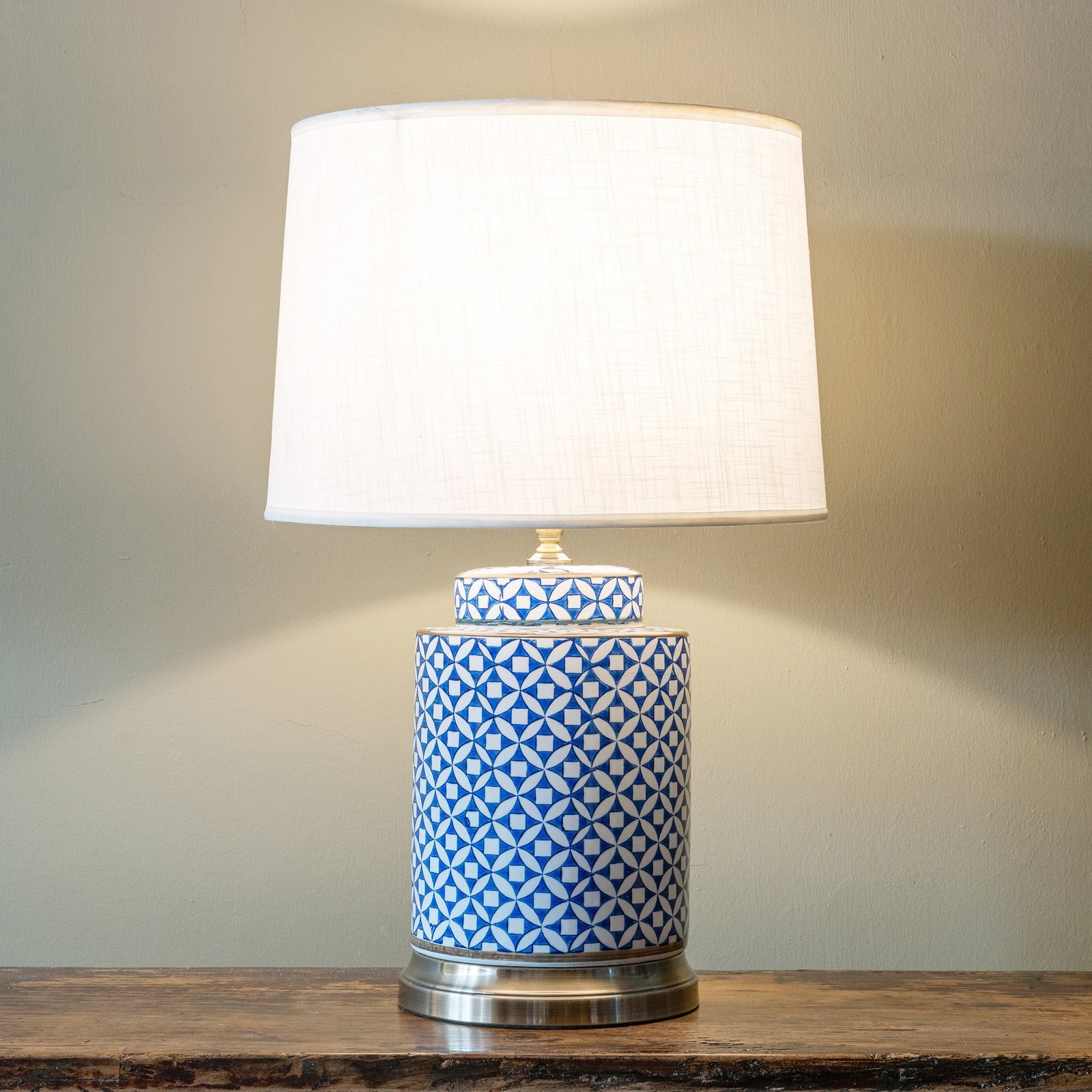 XH-336 Round blue & white table lamp - Just Anthony