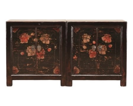 Chinese antique furniture, Shanxi small black lacquered bedside cabinet with red flowers